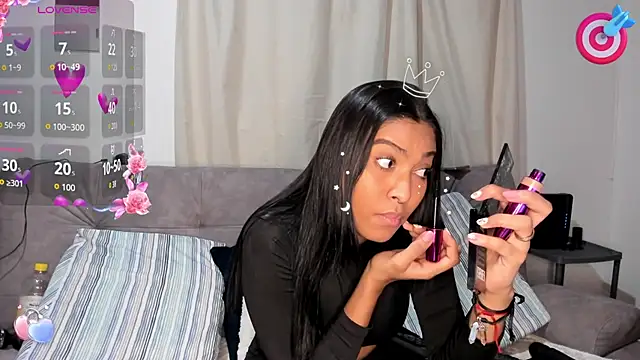 AnneteLynch online show from December 4, 8:30 pm