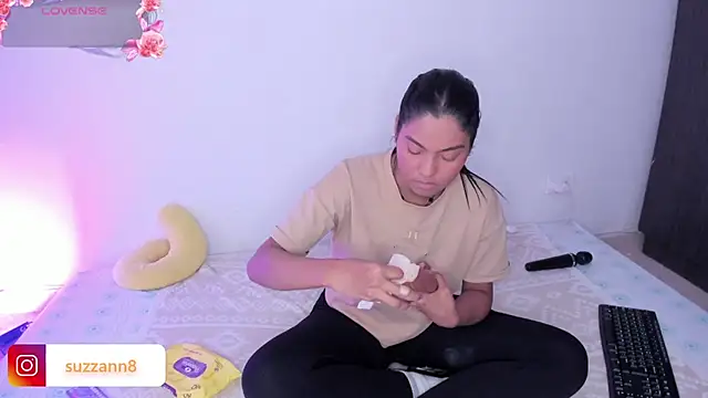 AnneteLynch online show from March 27, 10:33 pm