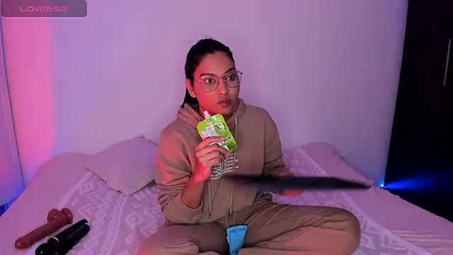 AnneteLynch online show from March 6, 11:22 pm