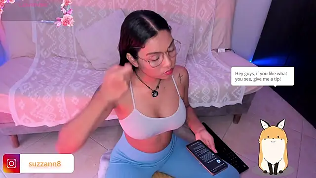 AnneteLynch online show from March 10, 9:41 pm