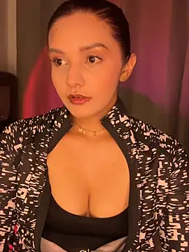 Snapshot of Melanyprada chatting on July 11, 3:40 am Melanyprada online show from July 11, 3:40 am