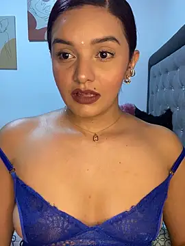 Snapshot of Melanyprada chatting on December 3, 4:02 am Melanyprada online show from December 3, 4:02 am