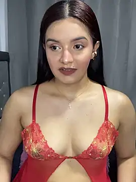 Snapshot of Melanyprada chatting on February 8, 4:21 am Melanyprada online show from February 8, 4:21 am