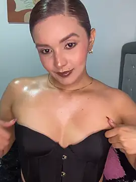 Snapshot of Melanyprada chatting on June 5, 4:28 am Melanyprada online show from June 5, 4:28 am