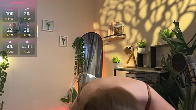 Snapshot of Julie_Rhodes chatting on December 16, 12:31 pm Julie Rhodes online show from December 16, 12:31 pm