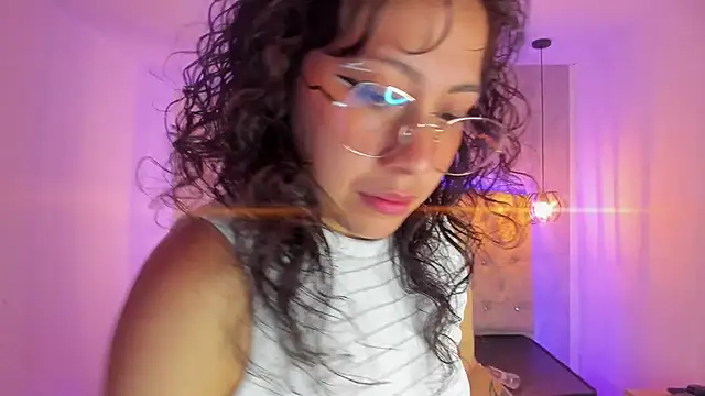 Snapshot of tammy_cute01 chatting on February 16, 1:47 am tammy cute01 online show from February 16, 1:47 am