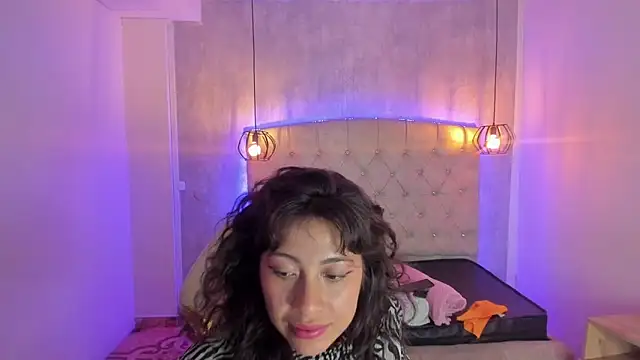 Snapshot of tammy_cute01 chatting on February 13, 1:40 am tammy cute01 online show from February 13, 1:40 am