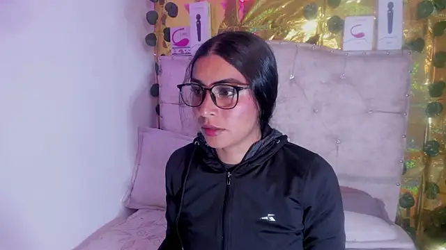 Snapshot of cristalconnorr chatting on April 23, 3:35 pm cristalconnorr online show from April 23, 3:35 pm