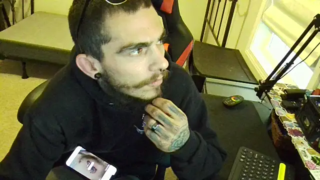 Snapshot of XMeF10 chatting on February 15, 9:28 pm XMeF10 online show from February 15, 9:28 pm