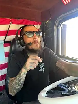 Snapshot of XMeF10 chatting on September 8, 3:22 pm XMeF10 online show from September 8, 3:22 pm