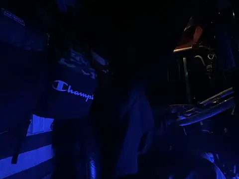 Snapshot of XMeF10 chatting on November 5, 9:45 am XMeF10 online show from November 5, 9:45 am