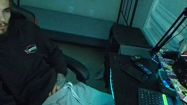 Snapshot of XMeF10 chatting on February 15, 6:44 am XMeF10 online show from February 15, 6:44 am