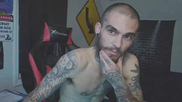 Snapshot of XMeF10 chatting on March 18, 8:39 am XMeF10 online show from March 18, 8:39 am