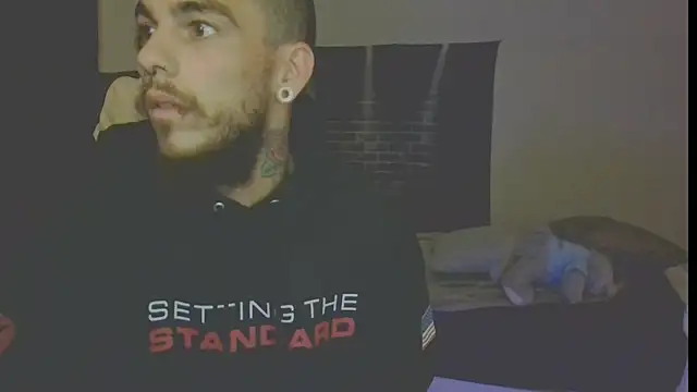 Snapshot of XMeF10 chatting on March 16, 10:20 pm XMeF10 online show from March 16, 10:20 pm