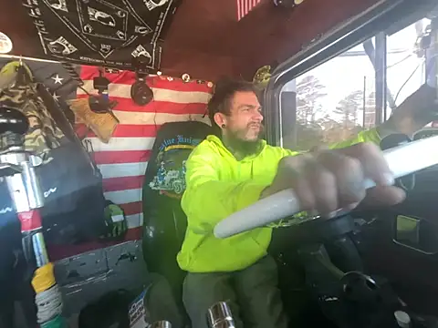 Snapshot of XMeF10 chatting on January 13, 4:11 pm XMeF10 online show from January 13, 4:11 pm