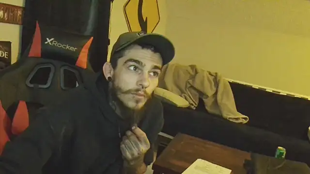 Snapshot of XMeF10 chatting on February 25, 10:42 pm XMeF10 online show from February 25, 10:42 pm