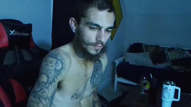 Snapshot of XMeF10 chatting on February 23, 4:28 am XMeF10 online show from February 23, 4:28 am