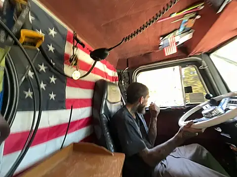 Snapshot of XMeF10 chatting on September 17, 3:47 pm XMeF10 online show from September 17, 3:47 pm