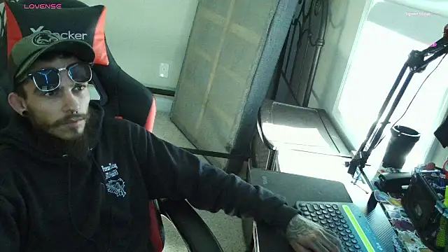 Snapshot of XMeF10 chatting on February 14, 5:57 pm XMeF10 online show from February 14, 5:57 pm