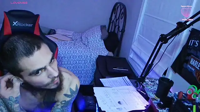 Snapshot of XMeF10 chatting on February 18, 2:05 am XMeF10 online show from February 18, 2:05 am