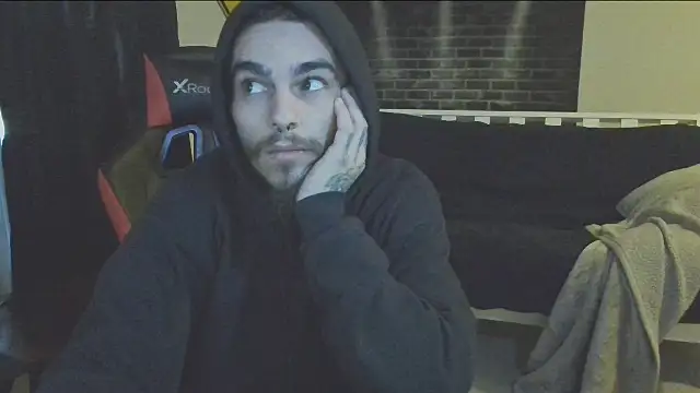 Snapshot of XMeF10 chatting on March 2, 1:09 pm XMeF10 online show from March 2, 1:09 pm