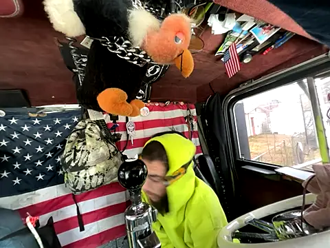 Snapshot of XMeF10 chatting on December 14, 7:08 pm XMeF10 online show from December 14, 7:08 pm