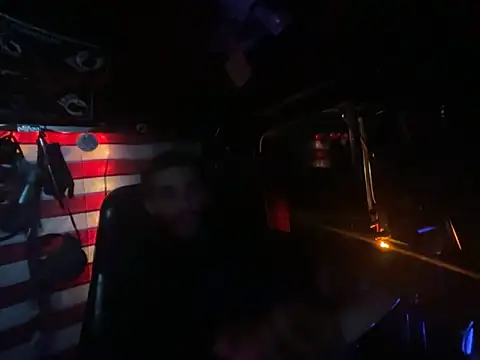 Snapshot of XMeF10 chatting on December 5, 2:54 am XMeF10 online show from December 5, 2:54 am