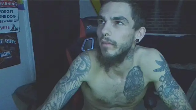 Snapshot of XMeF10 chatting on March 2, 3:56 am XMeF10 online show from March 2, 3:56 am