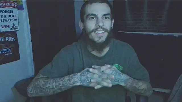 Snapshot of XMeF10 chatting on March 2, 10:05 am XMeF10 online show from March 2, 10:05 am