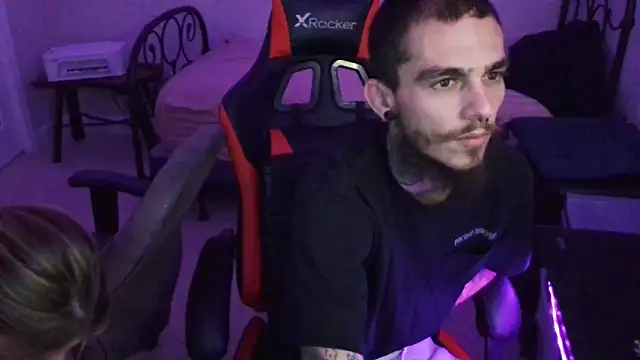 Snapshot of XMeF10 chatting on February 16, 12:30 am XMeF10 online show from February 16, 12:30 am