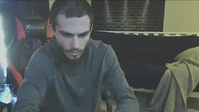 Snapshot of XMeF10 chatting on March 2, 4:14 pm XMeF10 online show from March 2, 4:14 pm