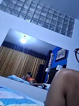 Snapshot of yarely9 chatting on February 10, 12:41 am yarely9 online show from February 10, 12:41 am