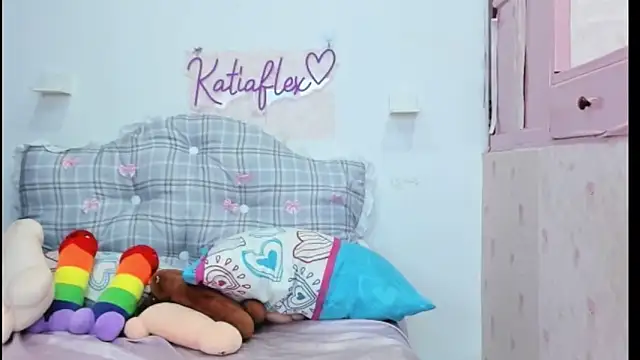 Snapshot of Katiaflex chatting on March 12, 5:02 am Katiaflex online show from March 12, 5:02 am