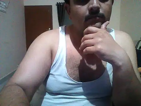 Snapshot of Akhil3290 chatting on May 13, 6:04 pm Akhil3290 online show from May 13, 6:04 pm