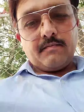 Snapshot of Akhil3290 chatting on May 7, 1:14 pm Akhil3290 online show from May 7, 1:14 pm