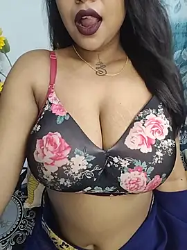Snapshot of Sexy_Anika-for_you chatting on June 17, 6:13 am Sexy Anika-for you online show from June 17, 6:13 am