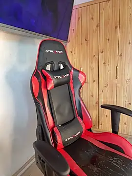 Snapshot of See_my_Boobs_ chatting on October 2, 7:34 am See my Boobs online show from October 2, 7:34 am