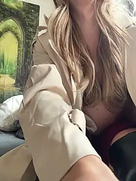 Snapshot of See_my_Boobs_ chatting on November 30, 12:39 pm See my Boobs online show from November 30, 12:39 pm