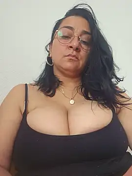 paulinaDiaz1 online show from May 12, 12:55 pm