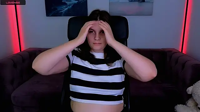 Ruyjin Choi online show from October 18, 10:50 am