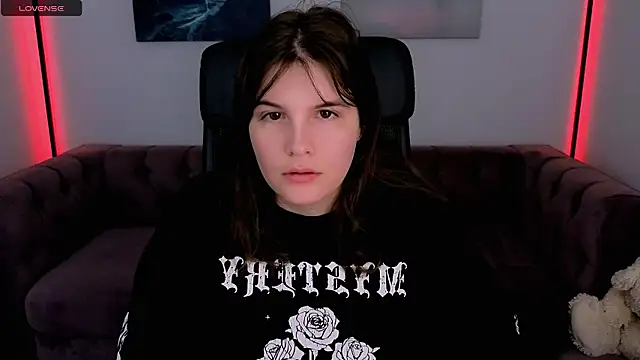 Ruyjin Choi online show from October 19, 10:40 am