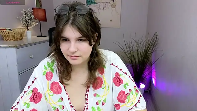 Ruyjin Choi online show from November 18, 10:51 am