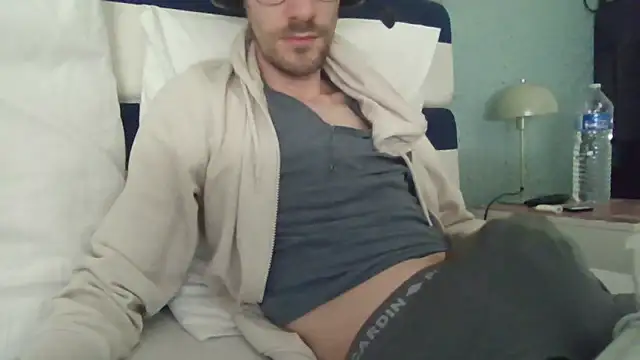 passif520 online show from March 23, 2:28 pm