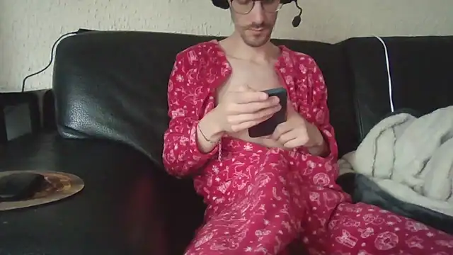 passif520 online show from February 13, 1:33 pm