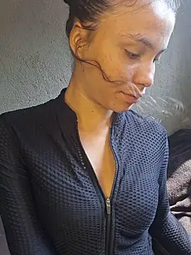 Snapshot of HelenHoltz chatting on October 28, 4:28 pm HelenHoltz online show from October 28, 4:28 pm