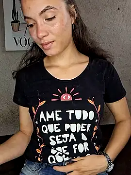 Snapshot of HelenHoltz chatting on November 2, 11:59 am HelenHoltz online show from November 2, 11:59 am