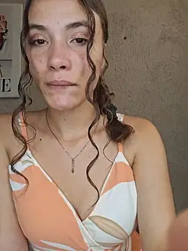 Snapshot of HelenHoltz chatting on November 19, 8:31 pm HelenHoltz online show from November 19, 8:31 pm