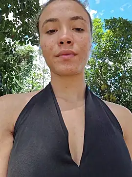 Snapshot of HelenHoltz chatting on October 24, 4:39 pm HelenHoltz online show from October 24, 4:39 pm