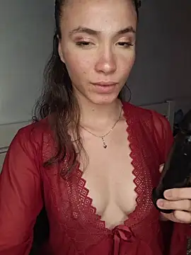 Snapshot of HelenHoltz chatting on November 28, 1:06 am HelenHoltz online show from November 28, 1:06 am