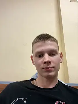 Snapshot of fameboyboo chatting on January 4, 7:02 pm fameboyboo online show from January 4, 7:02 pm